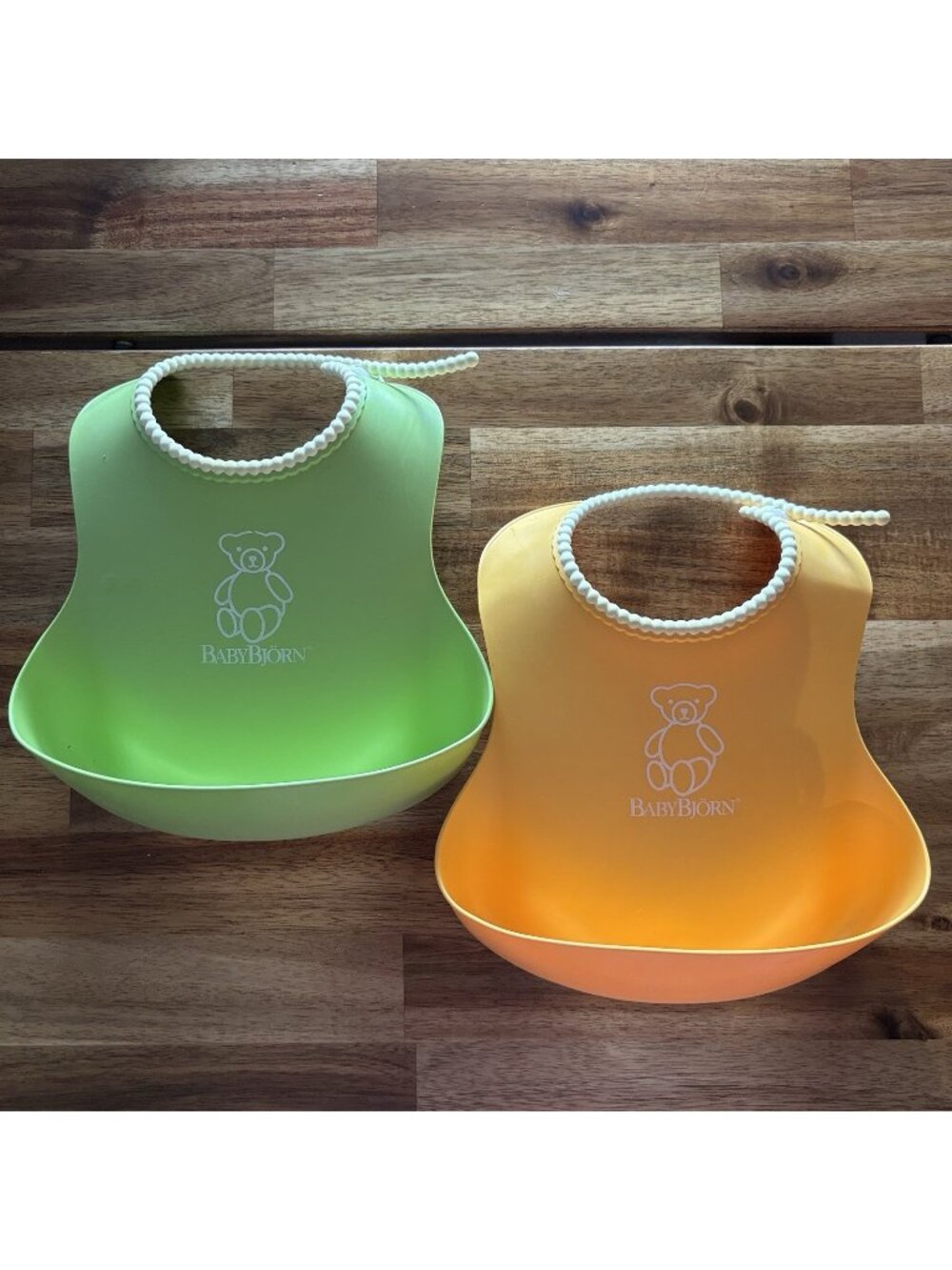 BABYBJÖRN Baby 2 Bibs Yellow Green Food Catchers‎ Soft Silicone Made In Sweden